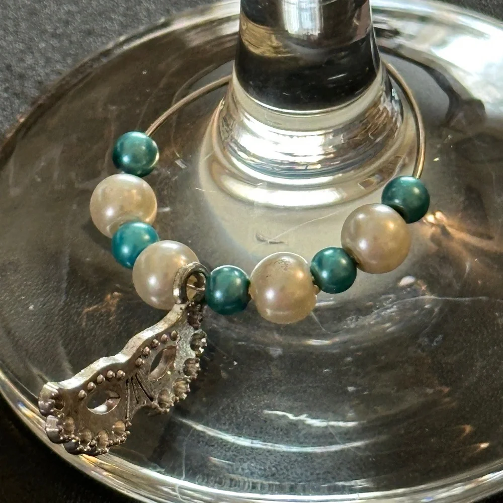Wine glass tag stainless steel hoop turquoise/white beads Masquerade mask